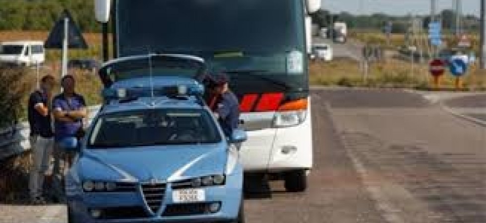 Tre pullman svaligiati mentre gli autisti sono a pranzo e i bimbi in gita